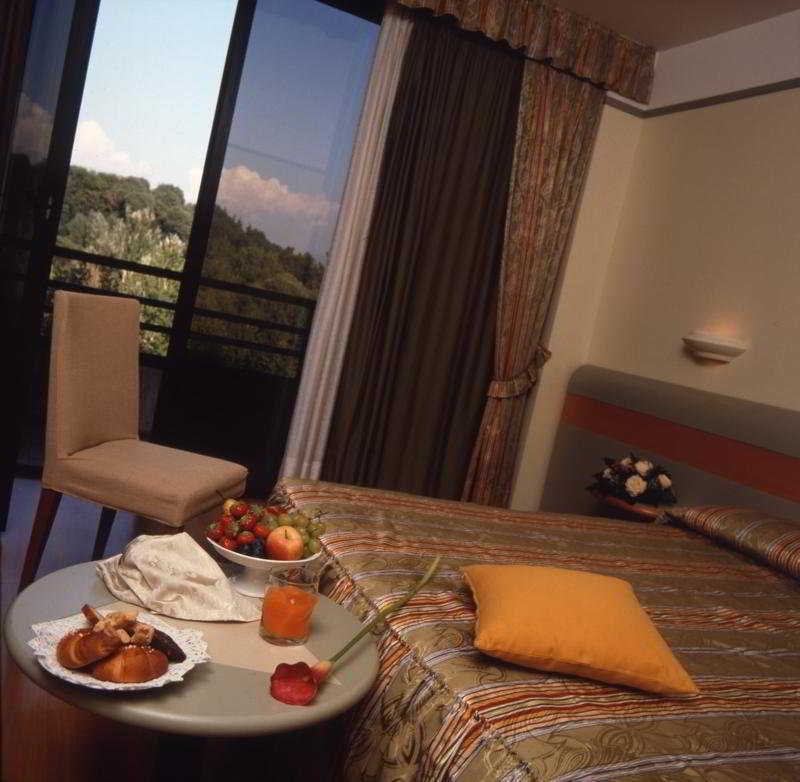 ארבה Best Western Hotel Leonardo Da Vinci מראה חיצוני תמונה